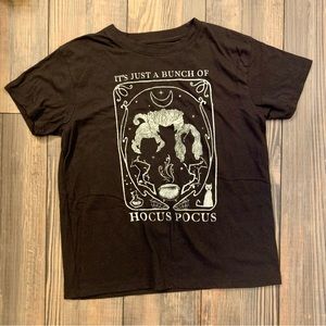 Hocus Pocus black tee
